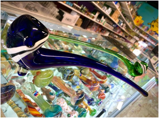 From Your Smoke Shop in Fort Lauderdale, FL: Tips for Choosing a Spoon Pipe